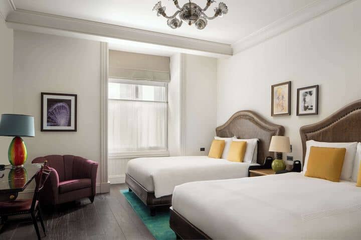 Room 52 of 86